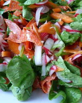 Салат из редиса с чоризо