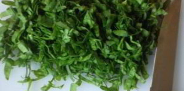 салат из щавеля с огурцом