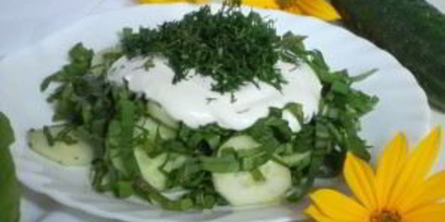 салат из щавеля с огурцом