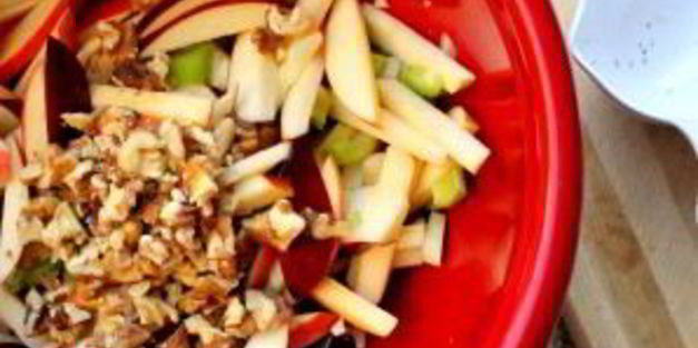 салат из свежих яблок