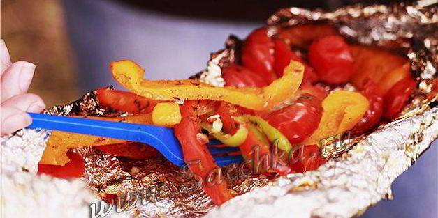 салат из запеченного сладкого перца