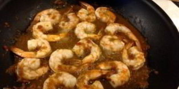 салат нежность с креветками и ананасом