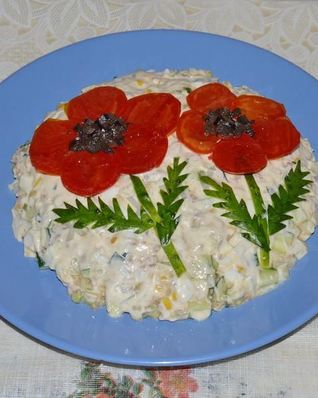 Салат печень трески с огурцами и яйцами классический