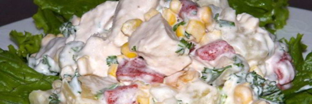 Салат с ананасами и курицей