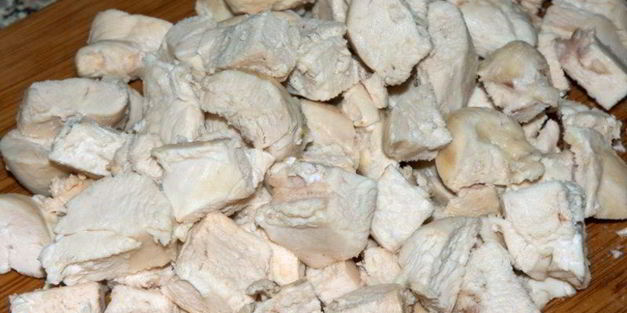 салат с ананасами и курицей