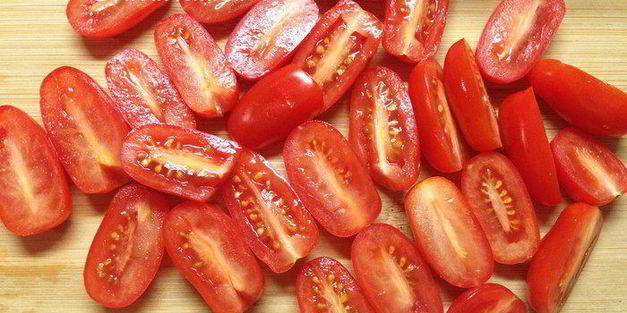 салат с авокадо и моцареллой