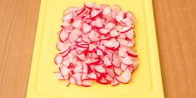 салат с черемшой и овощами