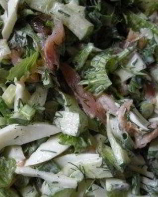 Салат с копченой форелью