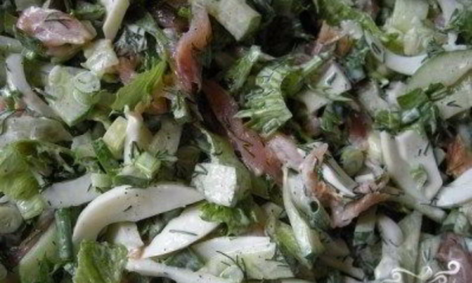 Рецепт салат с копченой форелью