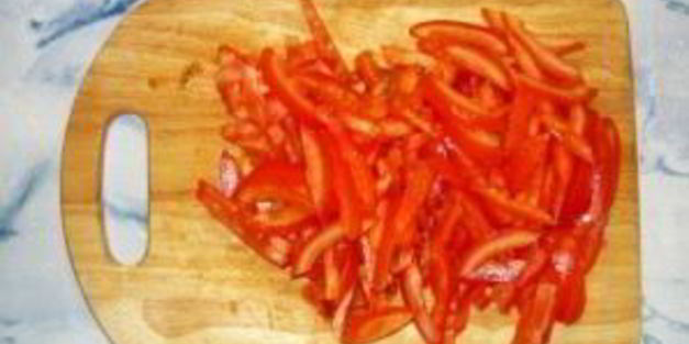 салат с корейской морковью и сухариками