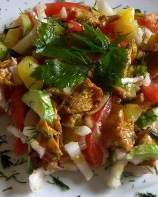 Салат с лисичками и картофелем