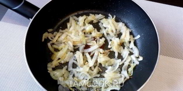 салат с морковкой и солеными огурцами