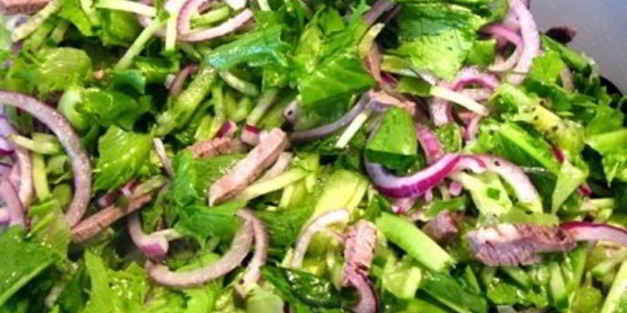 салат с отварной говядиной и киви