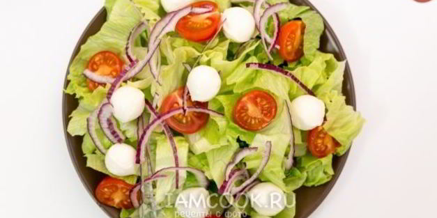 салат с пармской ветчиной