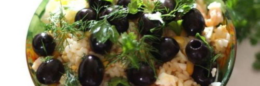 Салат с рисом и кукурузой