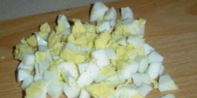 салат с рисом и кукурузой