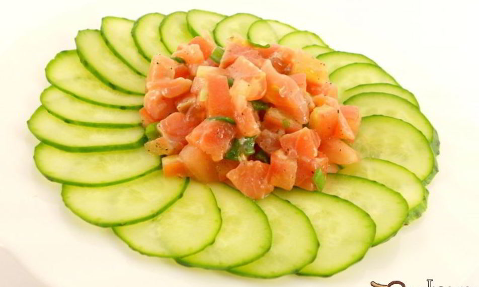 Рецепт салат с семгой и помидорами