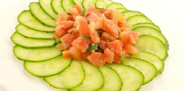 салат с семгой и помидорами