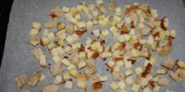 салат с сухариками и пекинской капустой