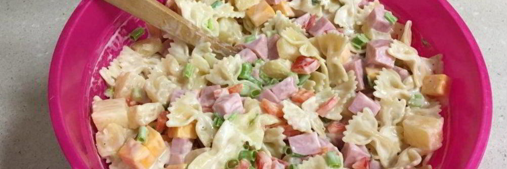 Салат с вареной колбасой