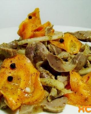 Салат с желудками и морковью