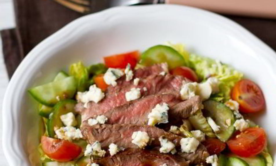 Рецепт салат со стейком и медово-бальзамической заправкой
