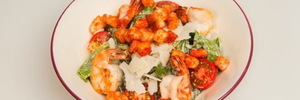 Салат Цезарь с креветками