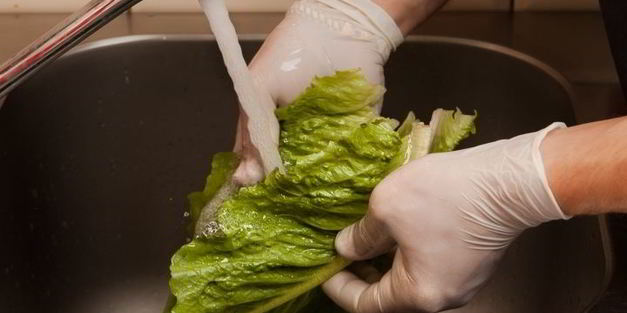 салат цезарь с креветками