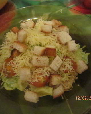 Салат цезарь с курицей