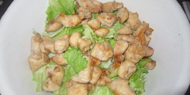 салат цезарь с курицей