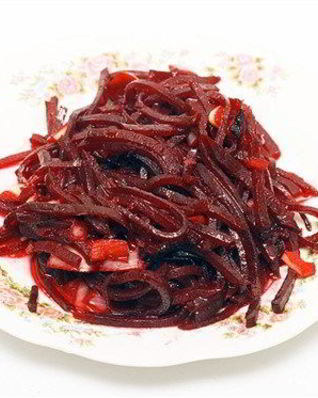 Свекла с хреном и красным луком