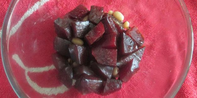 свекольный салат с фасолью и черносливом