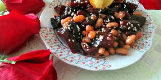 свекольный салат с фасолью и черносливом