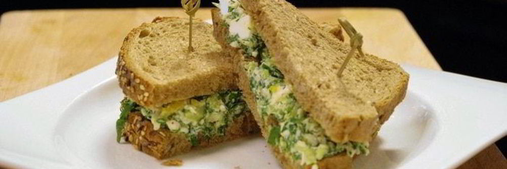 Сэндвич с яичным салатом