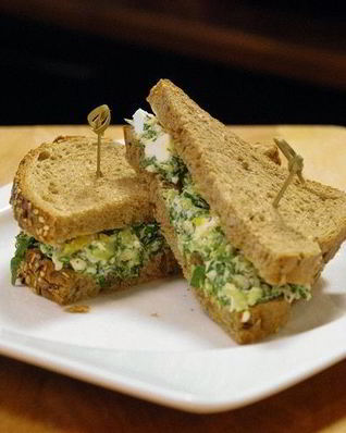 Сэндвич с яичным салатом