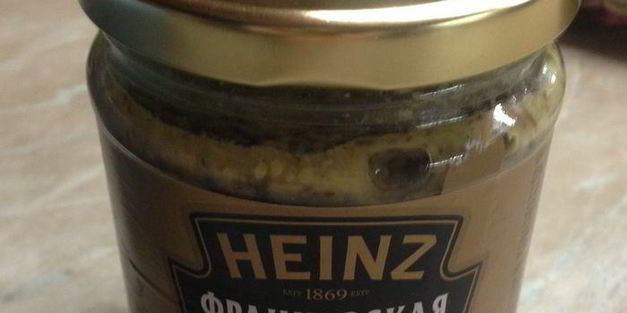 теплый салат с куриным филе под ягодным соусом