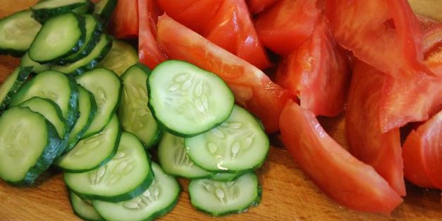 теплый салат со свининой