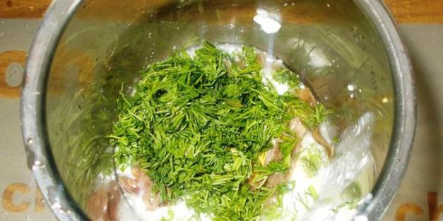 йогуртовый соус с анчоусами