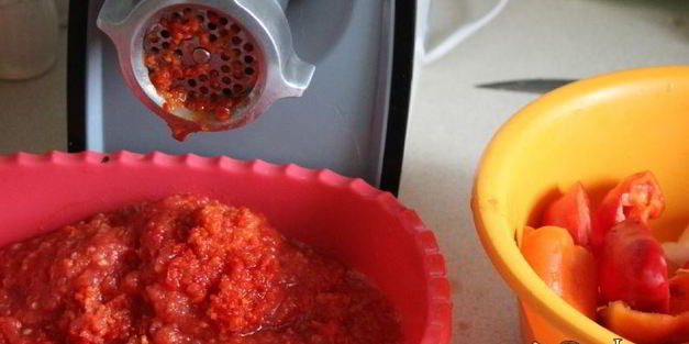 острый томатный соус со сладким перцем на зиму