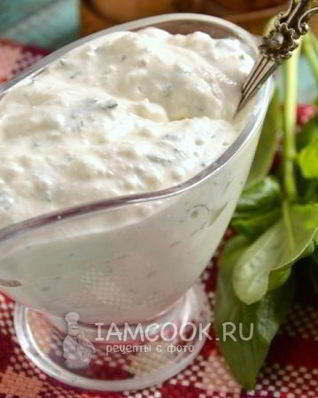 Сметанный соус с брынзой и базиликом