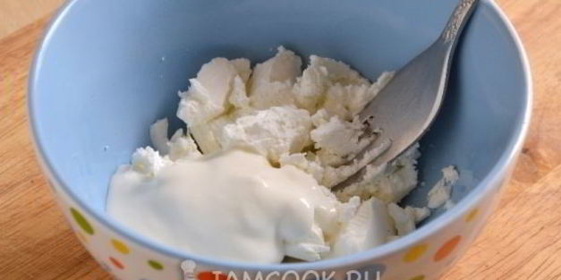 сметанный соус с брынзой и базиликом