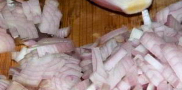 соус для рыбы из вина, масла и каперсов