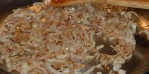 соус из голубого сыра и шалота