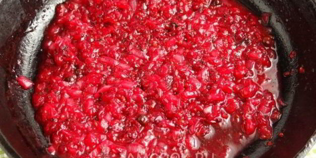 соус из красной смородины с мятой