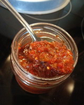 Соус из паприки с грецкими орехами