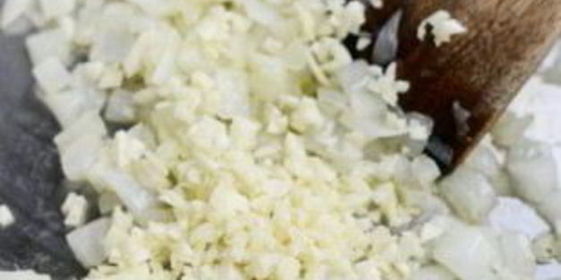 томатный соус с фаршем