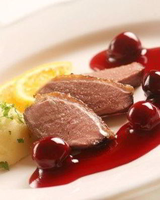 Вишневый соус к утке с бренди и орехами пекан