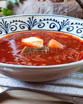 Борщ классический с салом, говядиной и картошкой