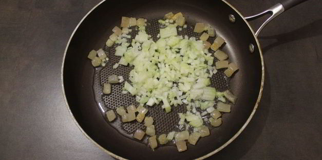 борщ на курином бульоне и сале