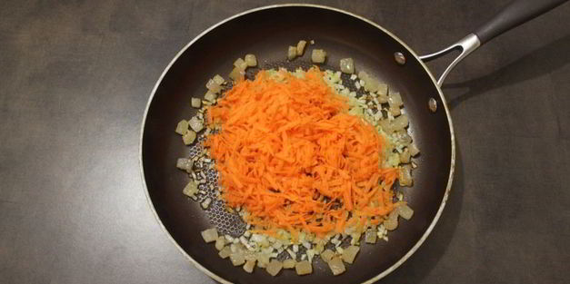 борщ на курином бульоне и сале